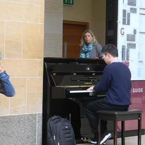 麻豆果冻传媒精品二三区
